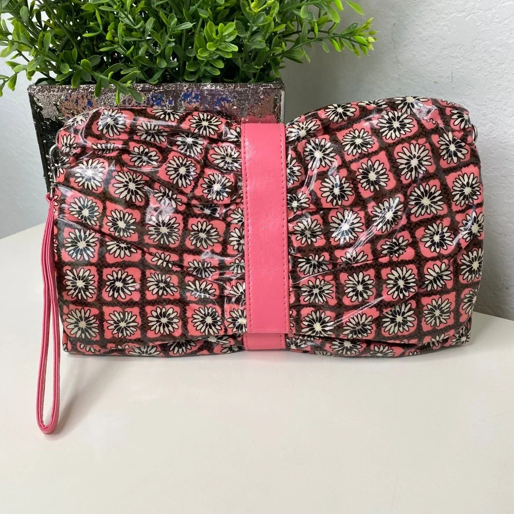 Vera Bradley Mocha‎ Rouge Frill Wristlet Clutch Wallet Floral Pink Brown Bag